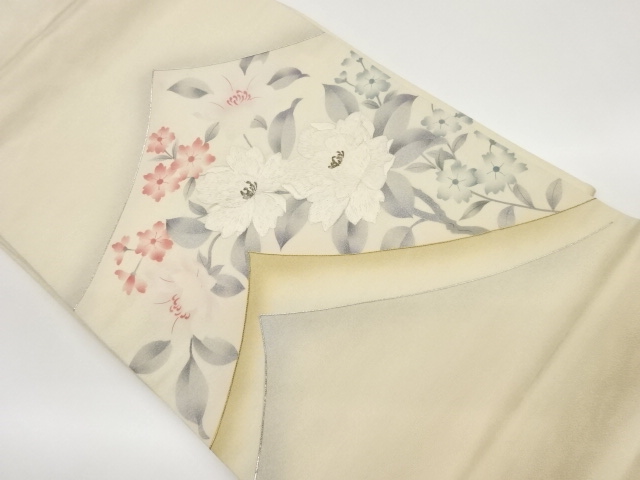 金銀彩金銀駒刺繍変わり曲線に花々模様名古屋帯